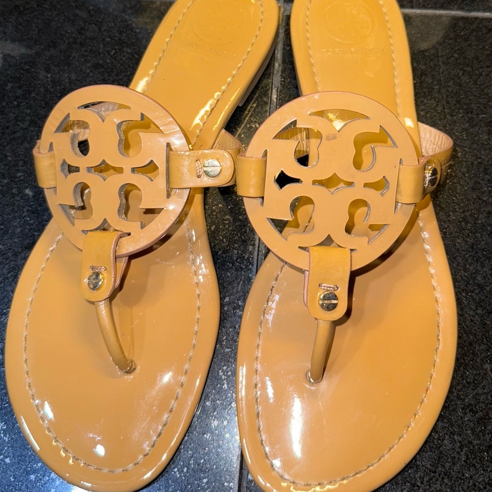 Tory Burch Tan Logo Sandals SZ 9